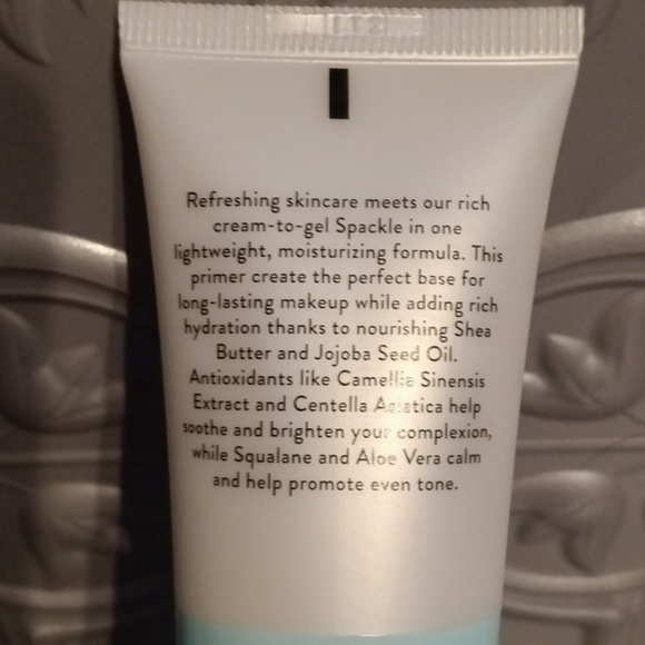 Laura Geller Spackle Hydrate Skin Perfecting Primer - Picture 3 of 3